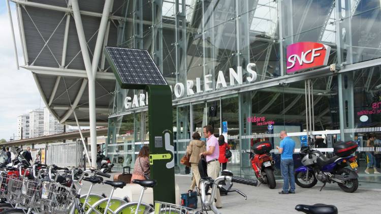 Les projets numériques n'ont pas la cote au moment du vote. Pourtant, les bornes de recharge mobile ou wifi figurent au nombre des idées déposées. Photo : ets Borneo