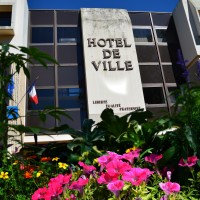 L'Hotel de Ville de Grigny (Rhône) // CC G.MOULINphotographies